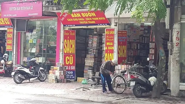 Phố Sách Đường Láng - Nhiều Tiệm Sách Cũ Tại Hà Nội