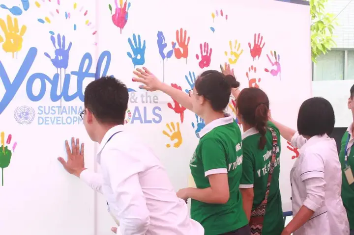 Thế Hệ Tuổi Trẻ Hào Hứng Tham Gia Sự Kiện Ý Nghĩa
