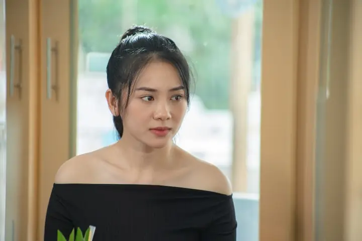Ngày 28/5, Nhà Sản Xuất Kiêm Đạo Diễn Hoàng Mập Đã Tổ Chức Lễ Khai Máy Cho Bộ Phim Truyền Hình Mới Mang Tên "người Mang Thương Nhớ Về Cuối Chân Trời" Tại Thành Phố Sóc Trăng.