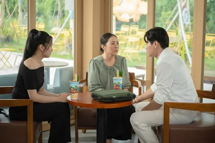 Ngày 28/5, Nhà Sản Xuất Kiêm Đạo Diễn Hoàng Mập Đã Tổ Chức Lễ Khai Máy Cho Bộ Phim Truyền Hình Mới Mang Tên "người Mang Thương Nhớ Về Cuối Chân Trời" Tại Thành Phố Sóc Trăng.