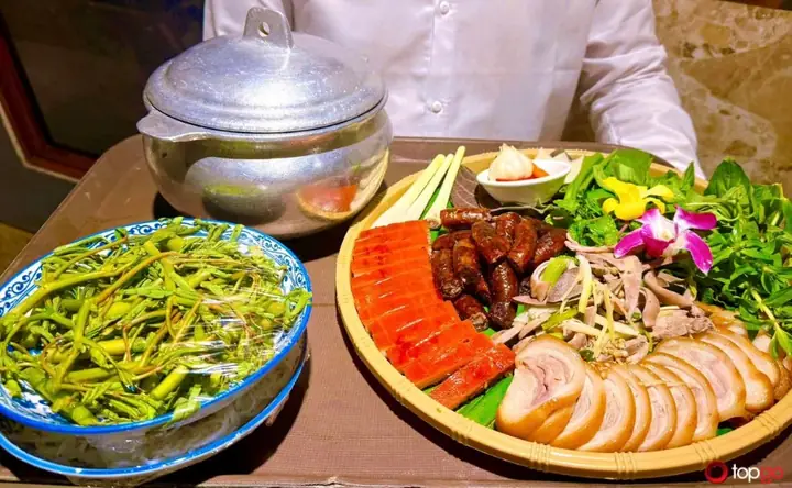 Mẹt Heo Mọi – Hương Vị Núi Rừng Giữa Lòng Phố Thị Mẹt Heo Mọi – Hương Vị Núi Rừng Giữa Lòng Phố Thị