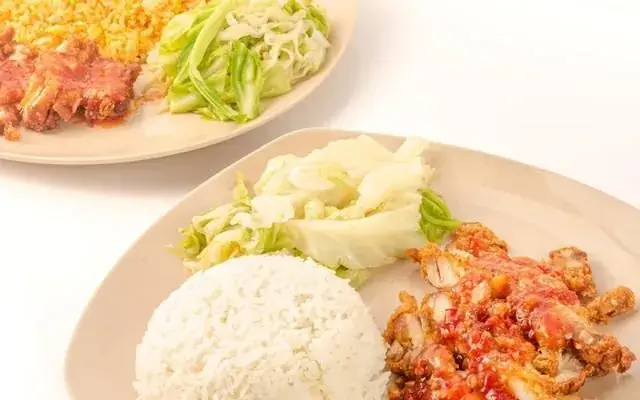 Các Món Ăn Nổi Bật Và Thực Đơn Đa Dạng