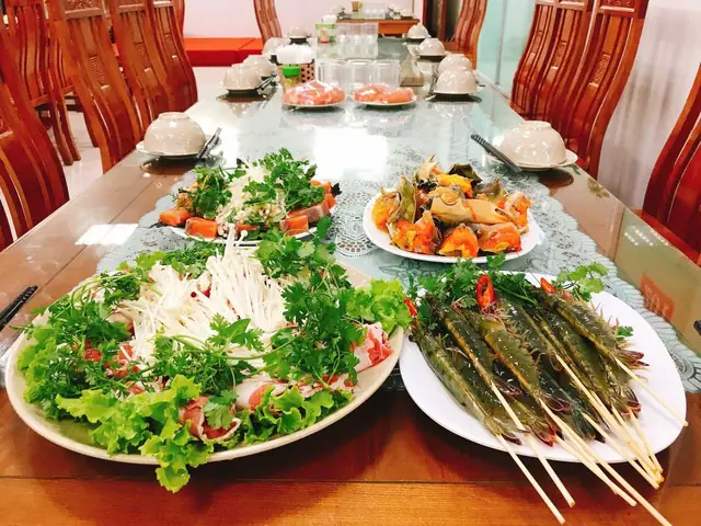 Đa Dạng Món Ăn Ở Nhà Hàng Cẩm Phả
