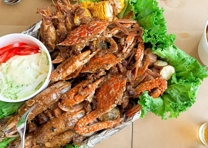 11. Nhà Hàng Quảng Hiền 11. Nhà Hàng Quảng Hiền