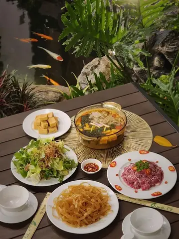Cafe Quê 79 Restaurant – Nhà Hàng Sân Vườn Nha Trang Có Thú Cưng Dễ Thương