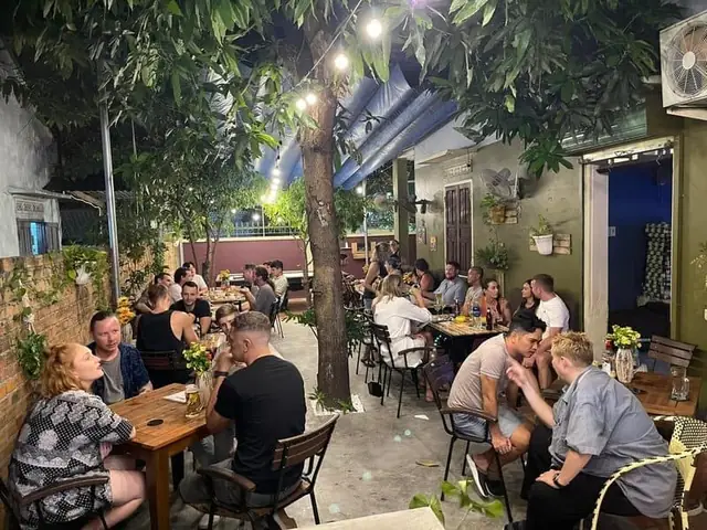 Fork’n Lekker Garden Cafe – Điểm Hẹn Ấm Cúng Cho Tín Đồ Burger