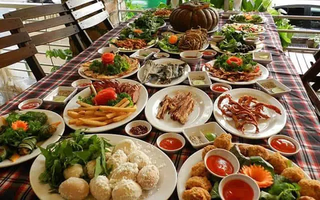Phố Đông – Nhà Hàng Việt Nam Tại Đà Nẵng
