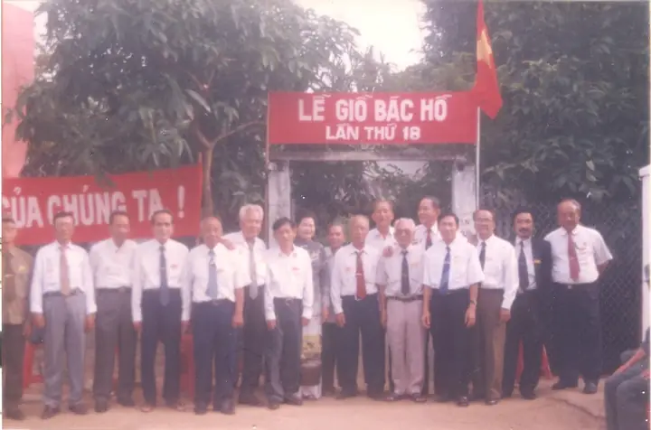 Nhà Tưởng Niệm Bác Hồ Quận 7