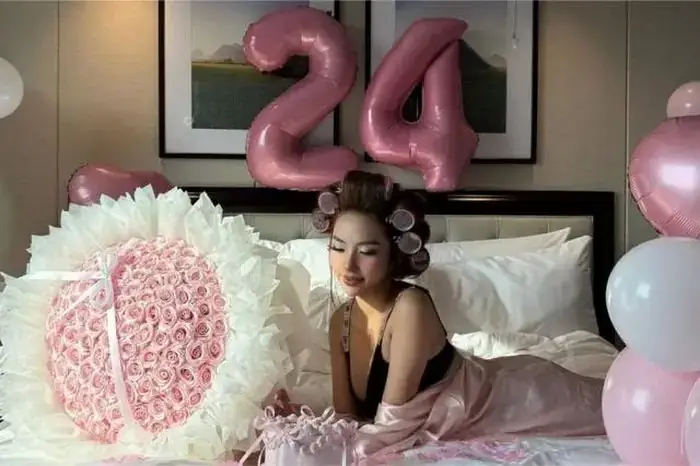 Những Bức Ảnh Nóng Bỏng Trên Giường Của Vương Mai: Sự Kiện ... Những Bức Ảnh Nóng Bỏng Trên Giường Của Vương Mai: Sự Kiện ...