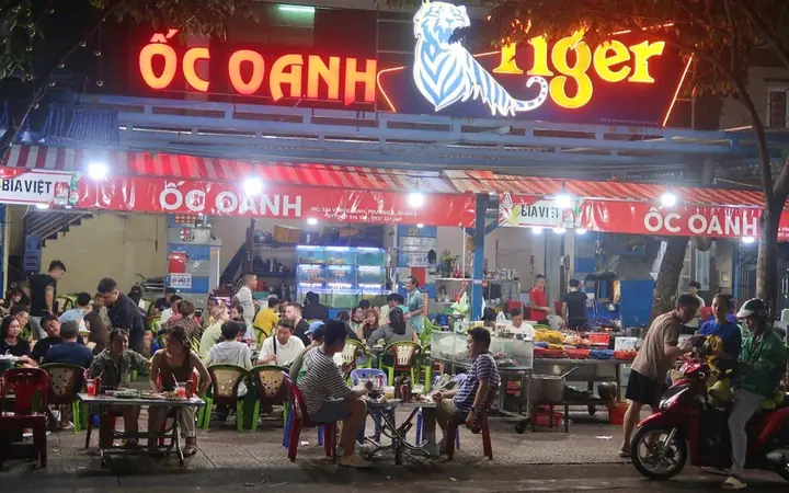 Viên Ngọc Ẩn Vĩnh Khánh, Thành Phố Hồ Chí Minh Toả Sáng Trong "31 Đường Phố Tuyệt Nhất Thế Giới" - Ảnh 3.