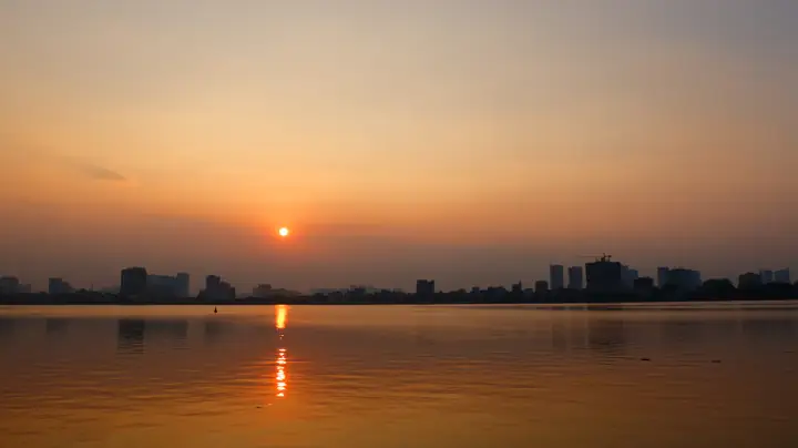 Ngáº¯m Hoã Ng Hã´n Trãªn Há» Tã¢y