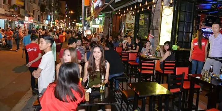 Uống Gì Ở Phố Tây Bùi Viện? Uống Gì Ở Phố Tây Bùi Viện?