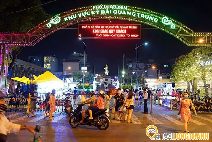 Phố Đi Bộ Đêm Kỳ Đài Quang Trung