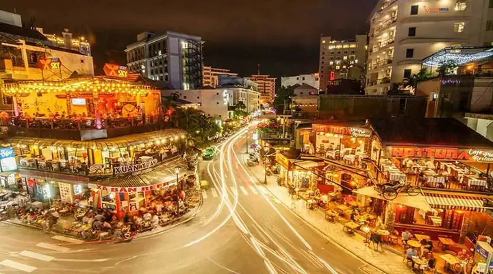 Enjoy The Nightlife Of Imperial Hue On A One-night-stay | Saigon Riders