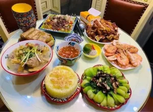 Ngày Ông Công, Ông Táo 23 Tháng Chạp (âm Lịch) Năm Nay Là Thứ Sáu Ngày 2/2/2024 (dương Lịch). Theo Phong Tục Tập Quán, Các Gia Đình Có Thể Chuẩn Bị Những Mâm Cỗ Cúng Để Tiễn Ông Công, Ông Táo Về Trời Trước 12h Trưa. Tuy Nhiên, Cũng Có Nhiều Gia Đình Chọn Cúng Trước Ngày Chính.