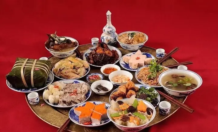 Ngày Ông Công, Ông Táo 23 Tháng Chạp (âm Lịch) Năm Nay Là Thứ Sáu Ngày 2/2/2024 (dương Lịch). Theo Phong Tục Tập Quán, Các Gia Đình Có Thể Chuẩn Bị Những Mâm Cỗ Cúng Để Tiễn Ông Công, Ông Táo Về Trời Trước 12h Trưa. Tuy Nhiên, Cũng Có Nhiều Gia Đình Chọn Cúng Trước Ngày Chính.
