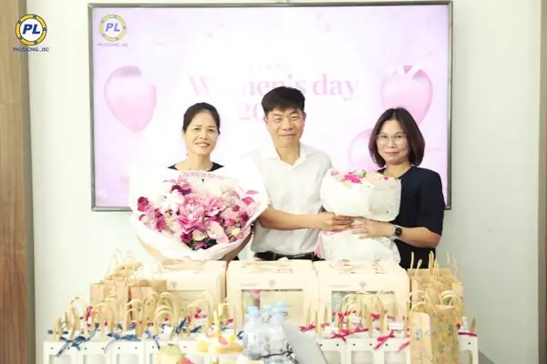 Không Khí Rực Rỡ Trên Khắp Các Miền