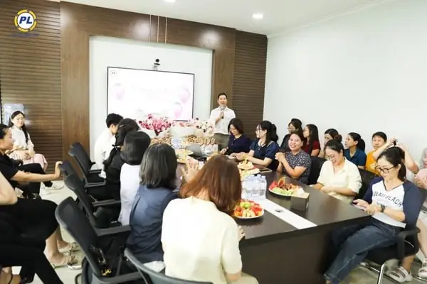 Không Khí Rực Rỡ Trên Khắp Các Miền