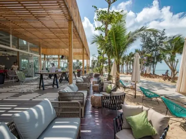 Shri Beach Club & Bar