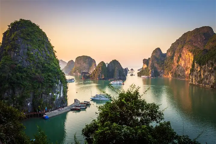 Places To Visit In Ha Long Bay