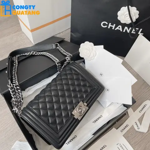 Túi Xách Hoặc Khăn Choàng
