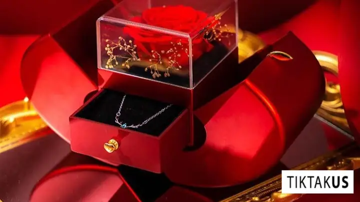 Tặng Trang Sức: Tôn Vinh Vẻ Đẹp Và Sự Quý Phái Tặng Trang Sức: Tôn Vinh Vẻ Đẹp Và Sự Quý Phái