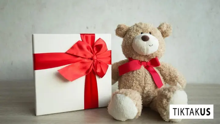 Tặng Gấu Bông: Món Quà Đáng Yêu, Luôn Bên Cạnh Nàng Tặng Gấu Bông: Món Quà Đáng Yêu, Luôn Bên Cạnh Nàng