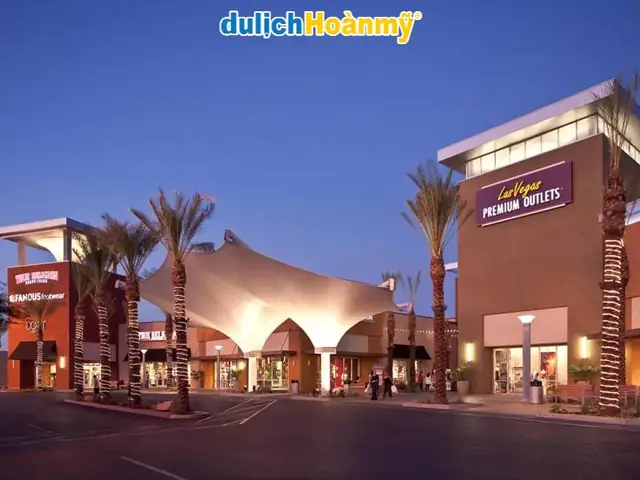 Thiên Đường Mua Sắm Outlet (factory Outlets)