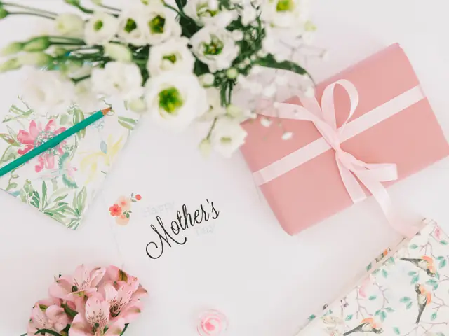 Tại Sao Cần Tặng Quà Sinh Nhật Cho Mẹ?
