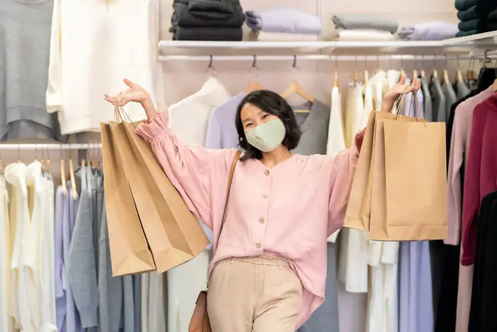 13. Đưa Mẹ Đi Mua Sắm