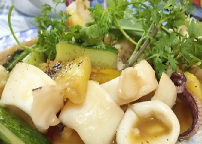 Địa Chỉ Hải Sản Tươi Ngon - Hương Biển Quán