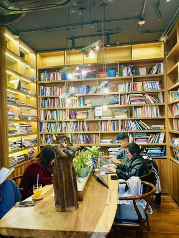 Tầng 1 Siêu Thơ Với Không Gian Thoáng Đáng, Cực Chill