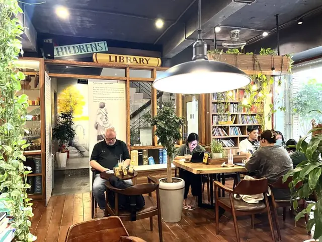 Tầng 1 Siêu Thơ Với Không Gian Thoáng Đáng, Cực Chill
