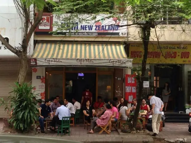 Cafe Nhân 1946 – Huyền Thoại Cafe Vỉa Hè Hà Thành