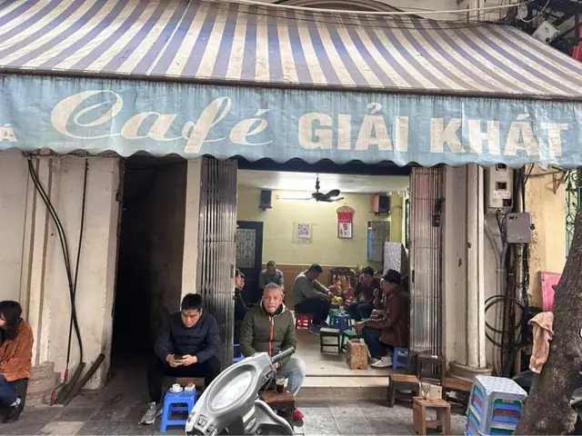 Cafe Nhĩ – Huyền Thoại “bộ Tứ Cafe” Phố Cổ Cafe Nhĩ – Huyền Thoại “bộ Tứ Cafe” Phố Cổ