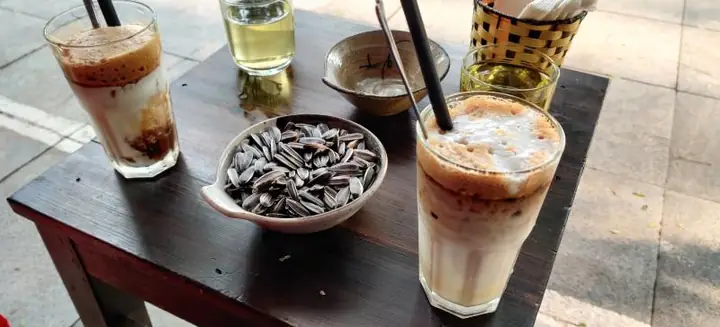 Hà Nội Cafe – Linh Hồn Cafe Vỉa Hè Truyền Thống Hà Nội Cafe – Linh Hồn Cafe Vỉa Hè Truyền Thống