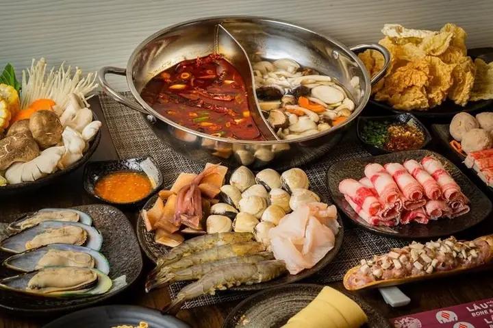 18. Lẩu Hongkong Yixin – Quán Lẩu Ngon Hà Nội Nhất Định Phải Đến