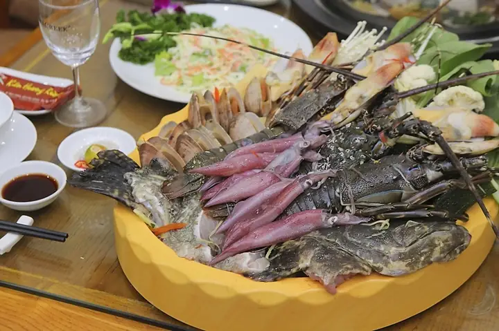 13. Lẩu Hơi Caribe