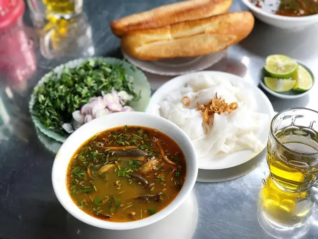 Các Quán Lươn Xứ Nghệ Tấp Nập Khách Ra Vào