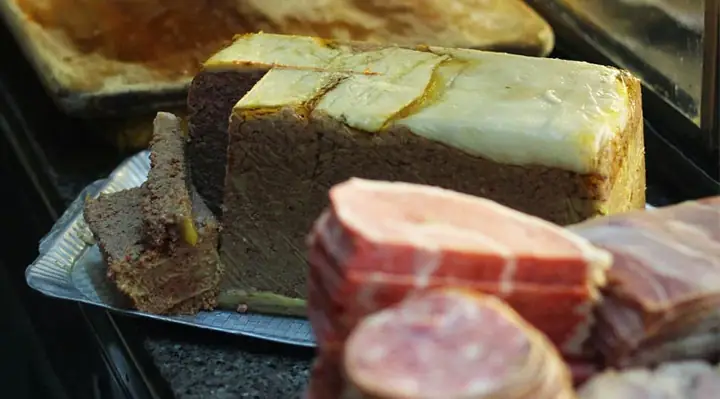 Bánh Mì Pate Ngon Nguyên Sinh