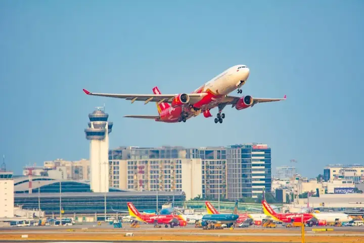 Chuyển Bằng Máy Bay