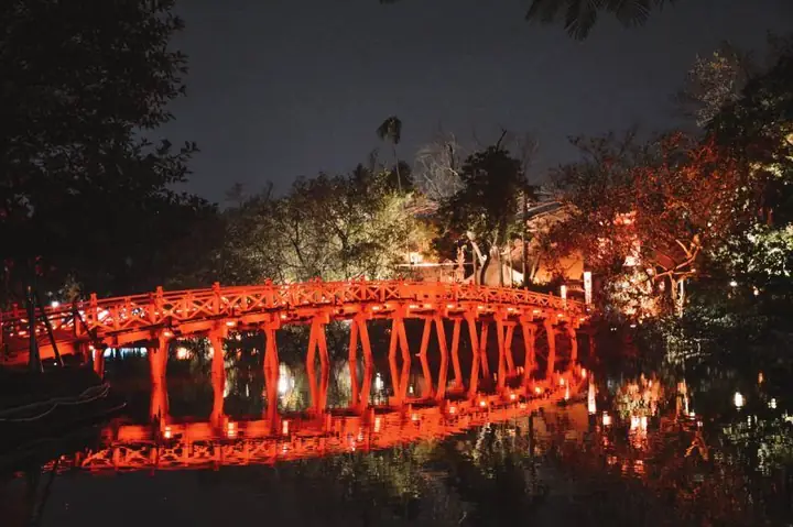 Que Hacer En Hanoi De Noche: 10 Cách Trải Nghiệm Hà Nội Về Đêm Đầy Màu Sắc