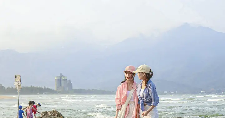 Ngắm Bãi Rạn Nam Ô Tuyệt Đẹp Thu Hút Giới Trẻ Ở Đà Nẵng | Báo Điện ...