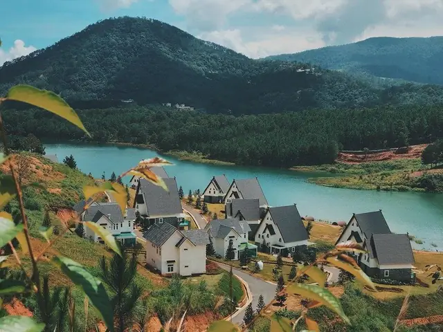 Top 6 Resort View Hồ Tuyền Lâm Siêu Lãng Mạn Cho Các Cặp Đôi