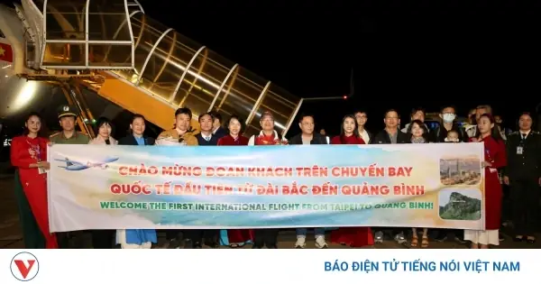 Đón Chuyến Bay Quốc Tế Đầu Tiên Đến Sân Bay Đồng Hới Đón Chuyến Bay Quốc Tế Đầu Tiên Đến Sân Bay Đồng Hới