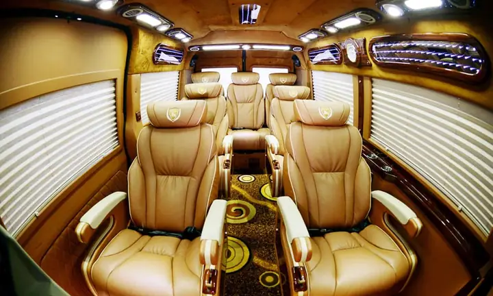 Cúc Tùng Limousine