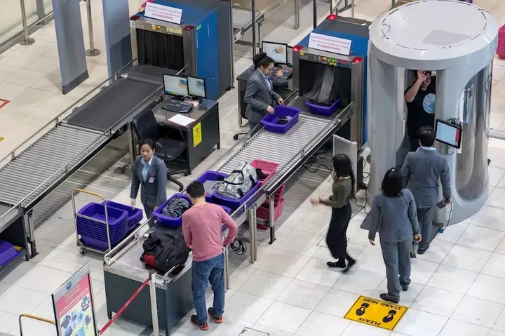 Soi Chiếu Hành Lý Ký Gửi Là Gì?