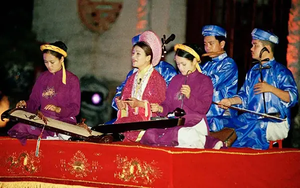 Ca Trù Trên Sông Hương