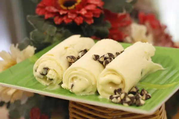 Mới Đầu Hè Trời Đã Rất Oi Bức, Nhanh Chân Đi Tìm Các Quán Sữa Chua Ngon Lành, Lạ Miệng Để Giải Nhiệt Thôi Nào.