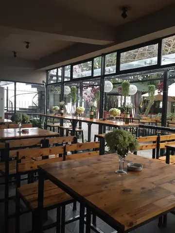 Sumvilla Restaurant, Hà Nội - Đánh Giá Về Nhà Hàng - Tripadvisor Sumvilla Restaurant, Hà Nội - Đánh Giá Về Nhà Hàng - Tripadvisor
